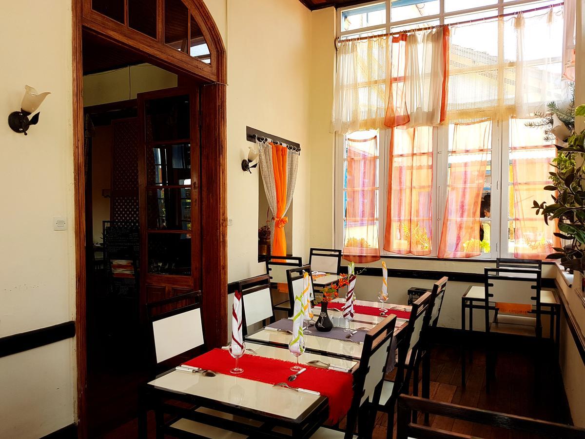 Hotel Le Trianon Antsirabe Ngoại thất bức ảnh
